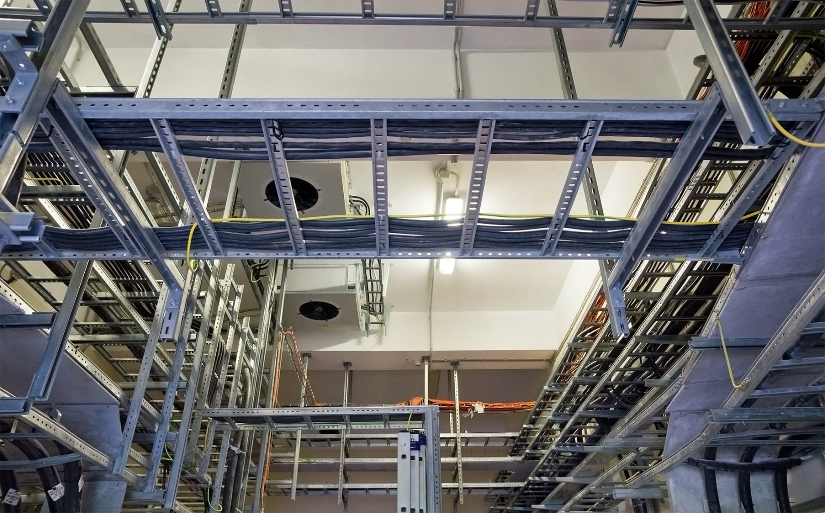 Guías perforadas Magón Aceros para soporte de instalaciones técnicas