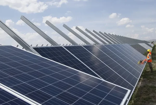 Energía Solar Fotovoltaica: Ventajas y Desventajas