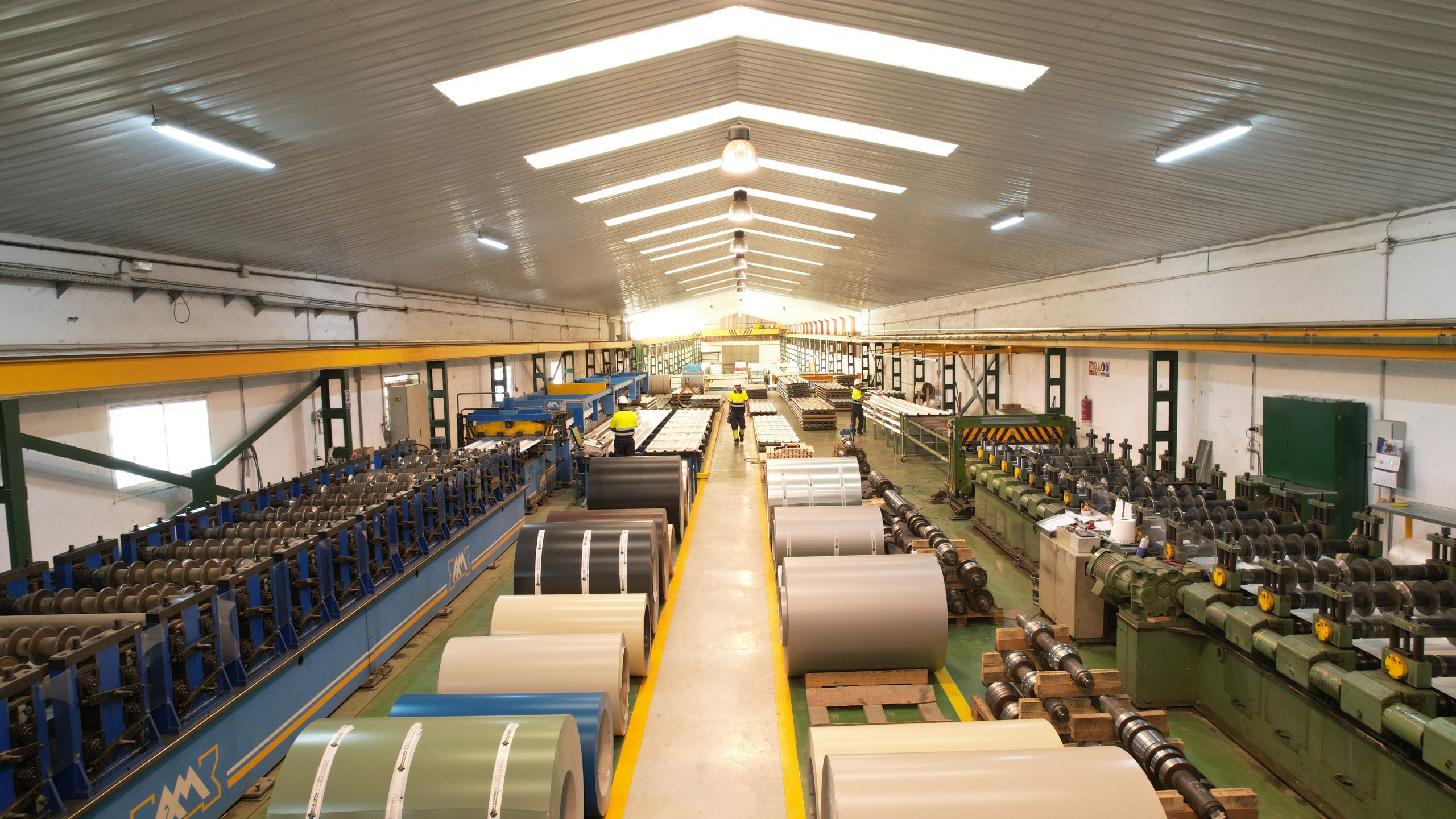 Instalaciones de Magon Aceros para fabricación de perfiles metálicos lama para cerramientos