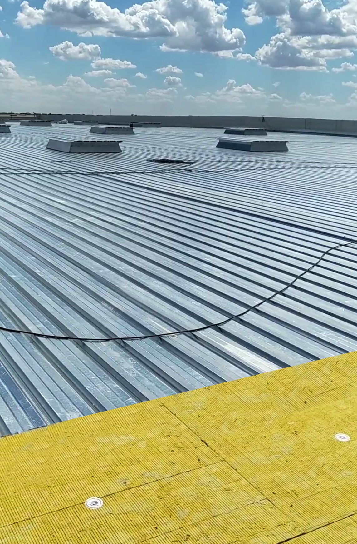 Cubierta deck MG 50/250 de Magon Aceros con perfil de acero, aislamiento y membrana impermeable